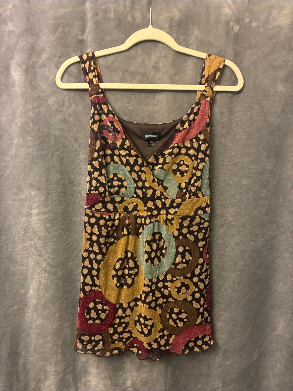 Avenue 18/20. EUC. Brown Tank Top with Mustard, Teal, and Magenta Rings.